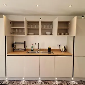 Blissful 2 Bed & Breakfast Nottingham